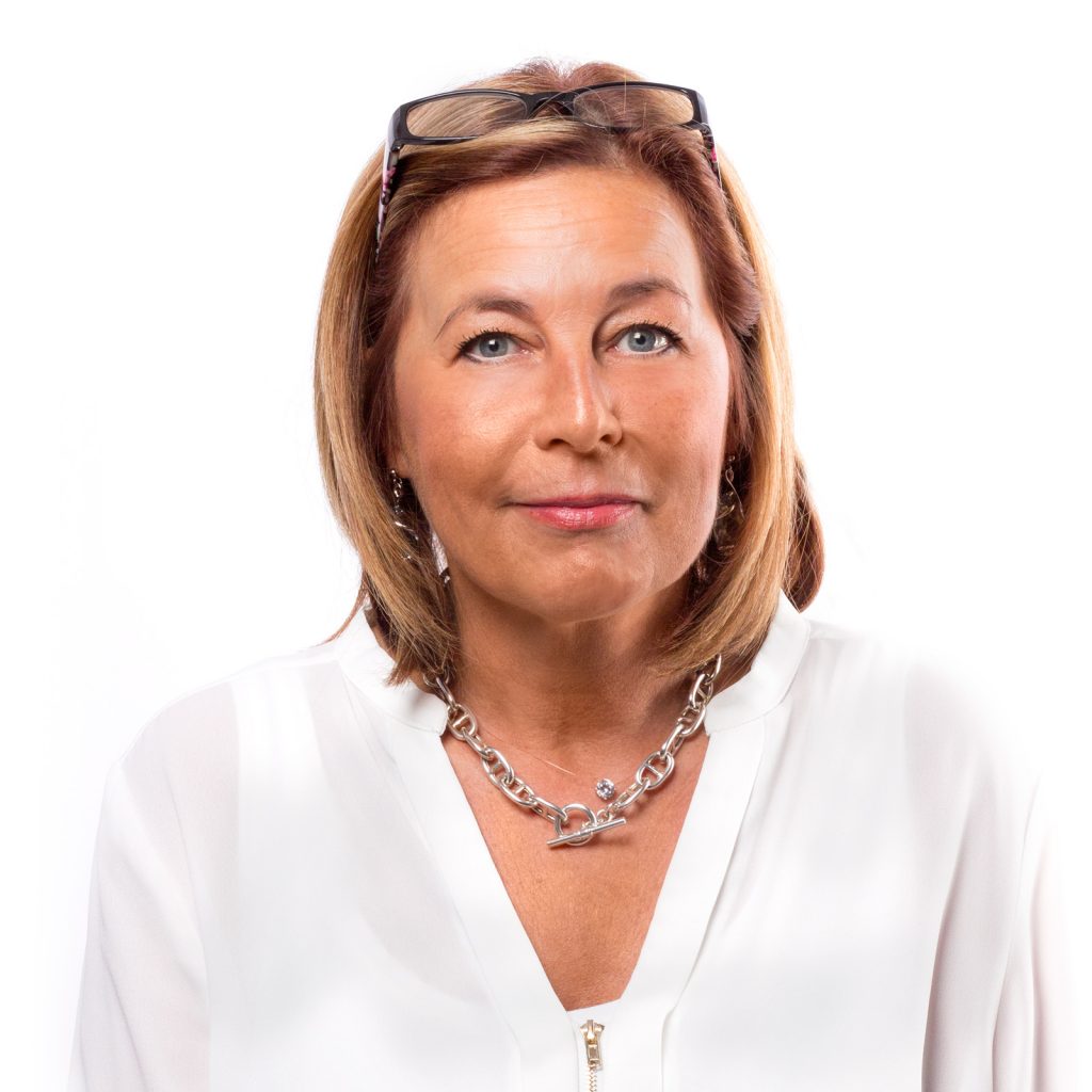 Photo de notre experte en rachat et vente d'or